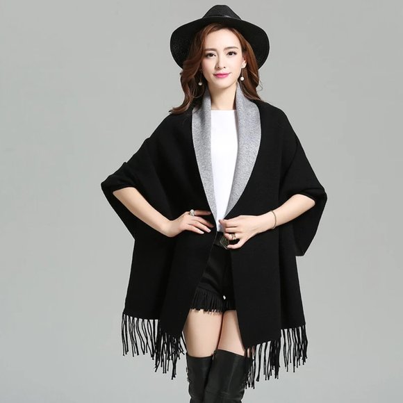 Sweaters - WOMEN'S PONCHO BATWING SLEEVE PONCHO SHAWL FRINGED CAPE BLACK AND GRAY - MINT!!!